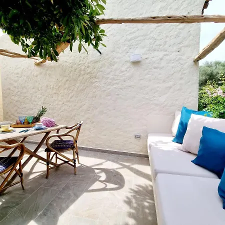 Stazzo San Teodoro Il Ginepro Piscina Condivisa Apartment